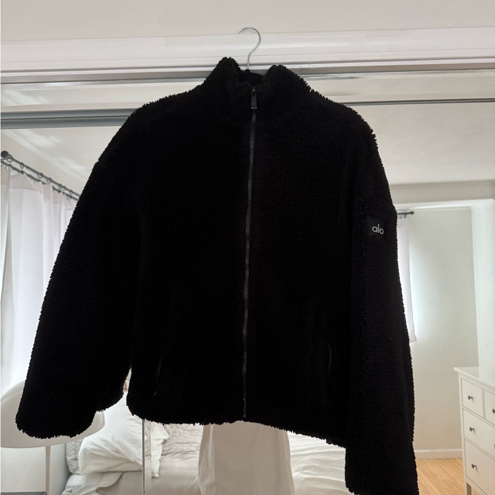 ALO Yoga Women's Black Teddy Jacket